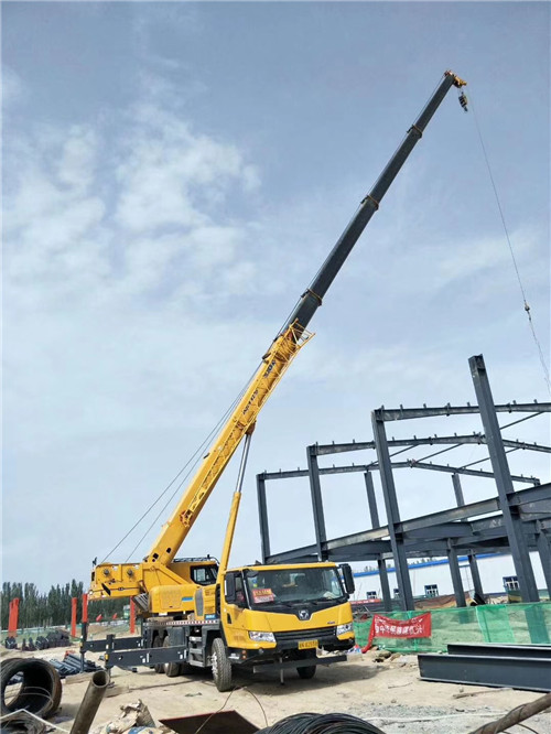 崇信县超高层建筑钢结构吊装案例
